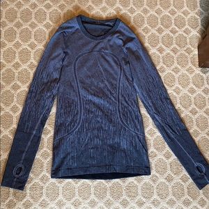 Lulu lemon long sleeve workout top